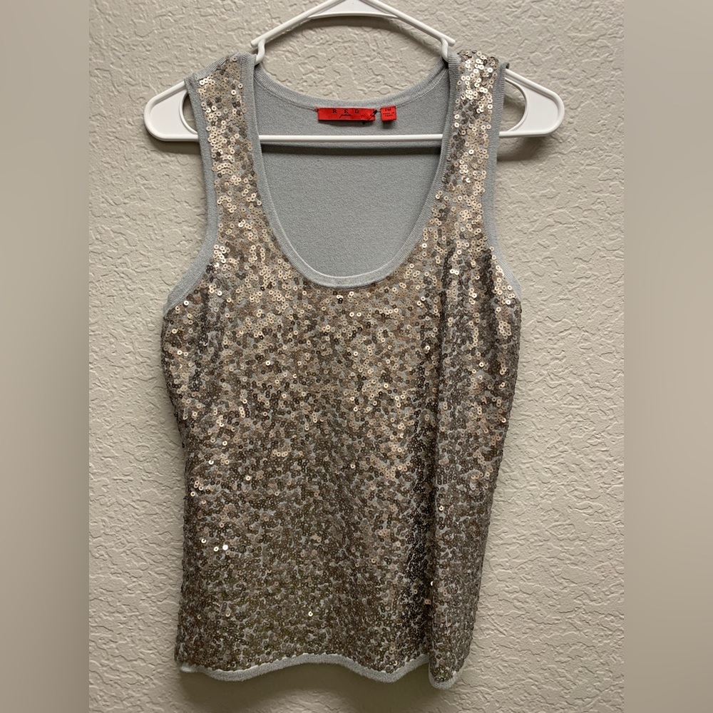 RED brand festive gold sequined and gray material Petite Medium top